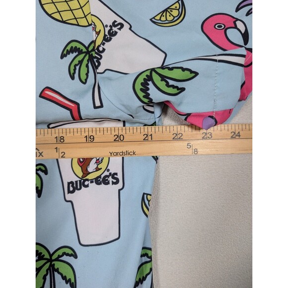 Bucees Shirt Mens M Blue Button Up Hawaiian Tiki AOP Pineapple Flamingo Shirt - Picture 6 of 6